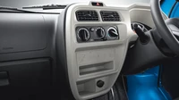Suzuki Eeco menggunakan mesin baru K-Series 1.2 liter naturally aspirated yang mampu menghasilkan tenaga 81 dk dan torsi 105 Nm. Kendaraan itu juga hadir dalam varian CNG yang mampu menghasilkan tenaga 71 dk dan torsi 95 Nm. Spesifikasi tersebut disalurkan ke roda belakang melalui transmisi manual lima percepatan. Foto: Maruti Suzuki