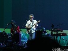 Weezer Sambut Reuni Oasis Pakai Video Cover