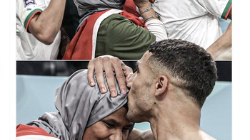 ESPN melaporkan bagaimana Achraf langsung menghampiri ibunya dan menciumnya. Foto: Twitter