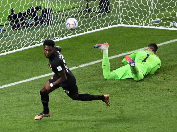 DOHA, QATAR - NOVEMBER 27: Alphonso Davies (19) of Canada scores the first goal during the Qatar 2022 World Cup Group F football match between Croatia and Canada at the Khalifa International Stadium in Doha on November 27, 2022. (Photo by Evrim Aydin/Anadolu Agency via Getty Images)