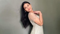 Alika Jantinia mengungkapkan alasan ambil Sastra Belanda lantaran banyak hal yang diadaptasi oleh Indonesia dari Negeri Kincir Angin tersebut. (Foto: dok Instagram)