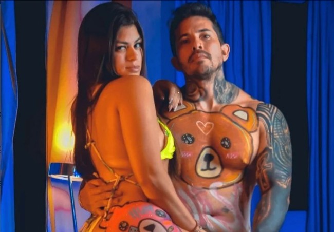 Cerai dengan empat istri, Arthur pun membuka peluang untuk mencari istri baru. Sebab dia punya banyak kamar yang bisa diisi. Foto: Instagram/@arthurourso