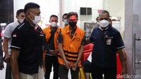 Prasetio Nugroho dan Redhy Novarisza langsung ditahan oleh KPK.