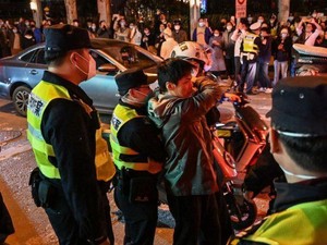 Desak Presiden China Xi Jinping Mundur, Pedemo di Shanghai Ditangkap