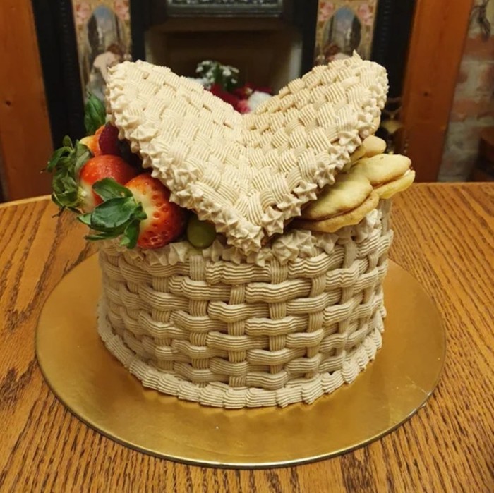 Cantik Banget! 10  Kue Keren Ini Bikin Tak Tega untuk Memotongnya
