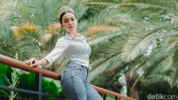 Dita Johard sudah siap terjun ke dunia hiburan Tanah Air lantaran telah berlatih akting dengan Reza Rahadian. (Foto: Kenny Gida)