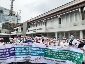 Dokter, Perawat dan Bidan di Jatim Protes RUU Omnibus Law Kesehatan