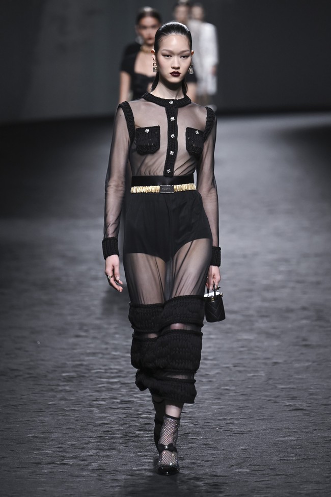 Inilah koleksi Chanel Spring/ Summer 2023. Foto: Victor VIRGILE/ Getty Images. 