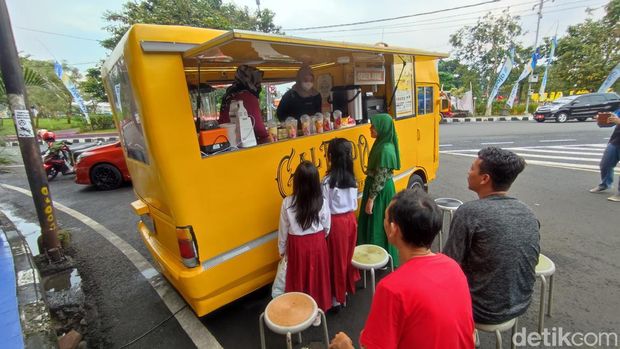Galendo Food Truck, jajan cukup bayar dengan botol bekas di Ciamis