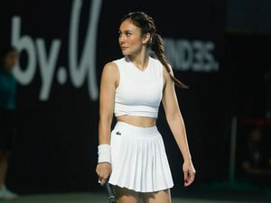 7 Gaya Stylish Artis Indonesia saat Main Tenis, Wulan Guritno Jadi Sorotan