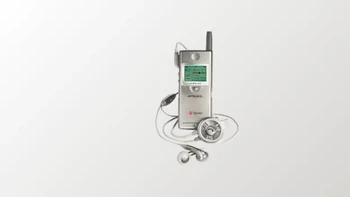 Kalau daritadi Motorola dan Siemens terus, giliran Samsung dengan SPH-M100 Uproar yang menjadi HP pertama dengan MP3 Player. Foto: via Versus.com