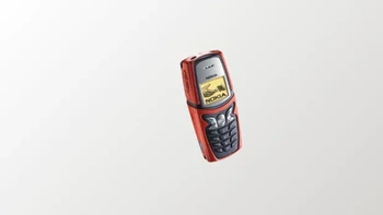 HP pertama yang tahan cipratan air. Nokia 5210, masih di tahun 1999. Foto: via Versus.com