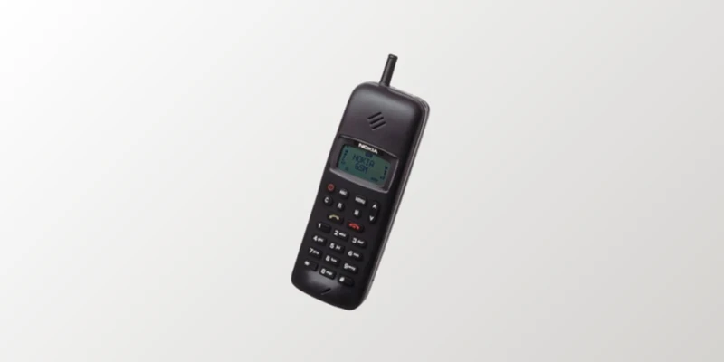 Berikut ini foto-foto HP serba pertama di dunia. Merek mana yang jadi pelopor HP? Ada yang bisa tebak?