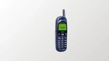 HP pertama dengan triband GSM adalah Motorola Timeport. Ada sekitaran 1999. Foto: via Versus.com
