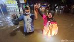 Hujan Deras, Jalan di Pesanggrahan Jaksel Terputus Akibat Banjir