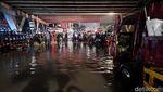 Hujan Deras, Jalan di Pesanggrahan Jaksel Terputus Akibat Banjir