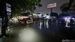 Hujan Deras, Jalan di Pesanggrahan Jaksel Terputus Akibat Banjir