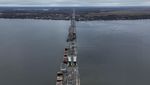 Jembatan di Ukraina Runtuh Kena Serang Rusia