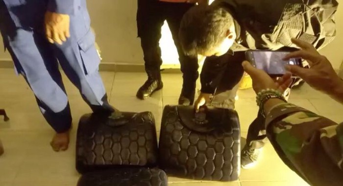 Jok helikopter yang ditemukan nelayan di Belitung Timur