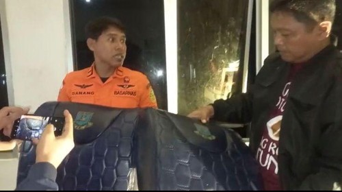 Jok helikopter yang ditemukan nelayan di laut Belitung Timur