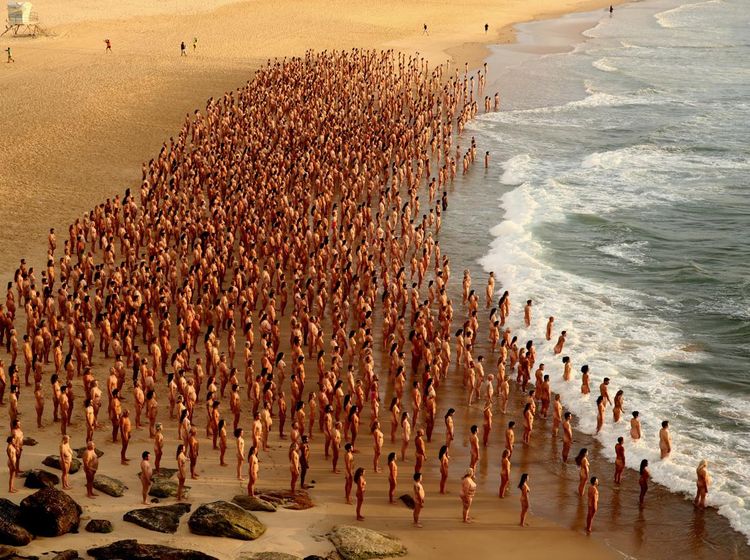 Kampanye Kanker Kulit, 2.500 Orang Telanjang di Pantai Australia
