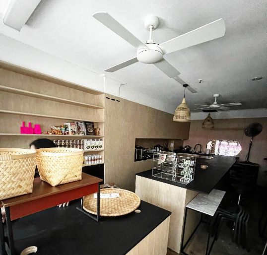 Kelapa Cafe Milik Bule di Australia yang Tawarkan Menu Jajanan Pasar