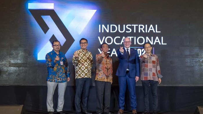 Kementerian Perindustrian Gelar Industrial Vocational Week 2023 Kementerian Perindustrian menggelar Industrial Vocational Week (IVW) 2023 di Jakarta. Kegiatan ini bertujuan untuk mendorong pertumbuhan ekonomi nasional.