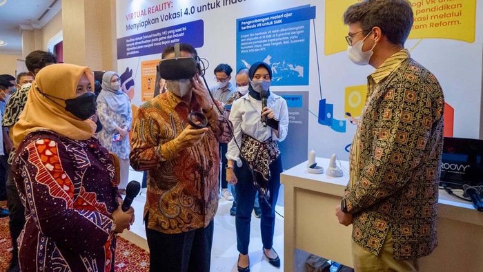 Kementerian Perindustrian Gelar Industrial Vocational Week 2023 Kementerian Perindustrian menggelar Industrial Vocational Week (IVW) 2023 di Jakarta. Kegiatan ini bertujuan untuk mendorong pertumbuhan ekonomi nasional.