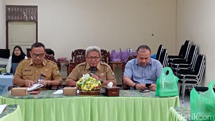 Kepala Dinperinaker Blora Endro Budi Darmawan di kantor Dinperinaker Blora, Senin (28/11/2022).