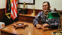 Komandan KRI Bima Suci, Letkol Laut M. Sati Lubis secara khusus mengajak berkeliling melihat berbagai macam ruangan dan fasilitas yang ada di KRI Bima Suci. Foto: Eduardo Simorangkir