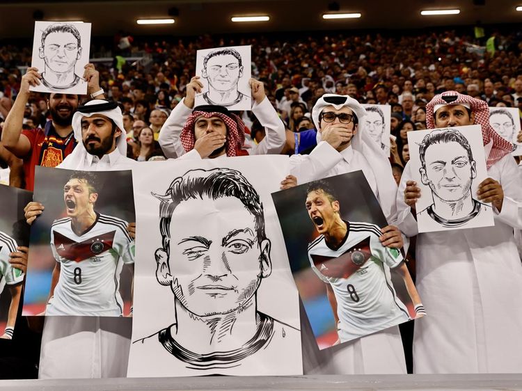 Foto Mesut Oezil di Laga Spanyol Vs Jerman