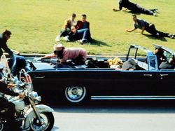 8 Teori Konspirasi Terkenal yang Bikin Heboh