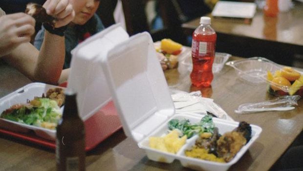 Sering Curi Makanan Teman, Siswa Muslim Ini Dijebak Pakai Daging Babi