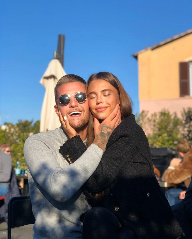 Dilansir The Sun, Natalija berpacaran dengan Milinkovic-Savic setelah pemain bola yang dijuluki Pogba-nya Serbia itu putus dari model Andreja Travica. Sejak saat itu, mereka terlihat tidak terpisahkan di berbagai kesempatan.Foto: Instagram Natalija Ilic