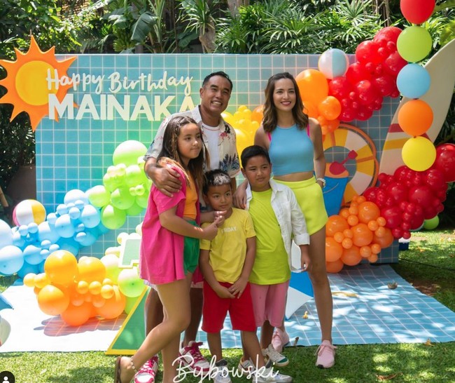 Putra Nia Ramadhani dan Ardi Bakrie baru saja merayakan ulang tahunnya yang ke-7. Melalui akun Instagramnya Nia membagikan momen-momen kemeriahan ulang tahun sang anak yang digelar di rumahnya. Foto: Instagram/@ramadhaniabakrie