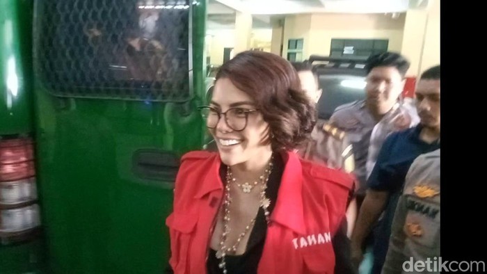 Nikita Mirzani di Pengadilan Negeri Serang