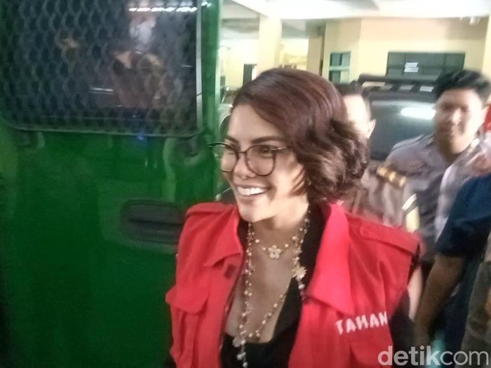 Nikita Mirzani di Pengadilan Negeri Serang