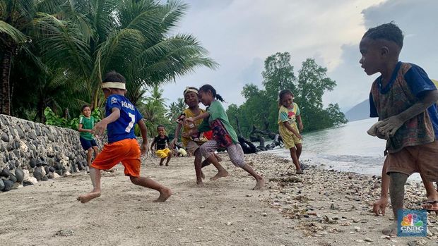 Pantai Tongke Lima, Alor Barat, Nusa Tenggara Timur. (CNBC Indonesia/ Maikel Jefriando)