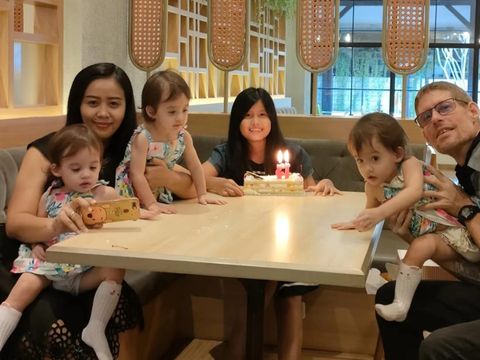 Pasangan beda negara Puji Ernawati yang menikah dengan Brandt Lafave, viral di media sosial.