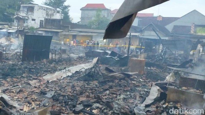 pasar kesamben blitar terbakar