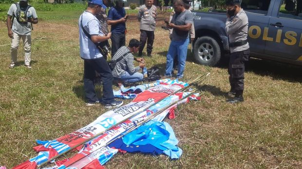 Pengibaran bendera Bintang Kejora di Kaimana, Papua Barat.