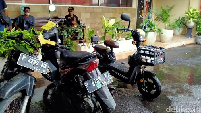 perampokan toko emas di jember