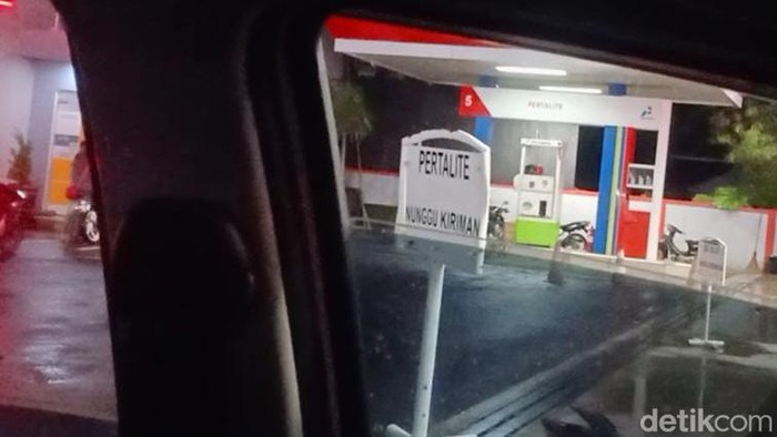 Pertalite di Caruban Madiun langka