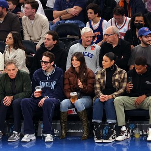 Digosipkan Pacaran, Pete Davidson dan Emily Ratajkowski Go Public Digosipkan Pacaran, Pete Davidson dan Emily Ratajkowski Go Public