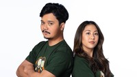 Derby Romero kembali memerankan Sadam (kiri) dan Sherina Munaf balik lagi memainkan karakter Sherina (kanan). Deretan pemain lama ikut tampil lagi di Petualangan Sherina 2 berikut juga nama-nama baru dengan peran yang belum dibeberkan. (Foto: dok. Miles Films/Base Entertainment)