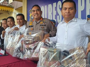 Polisi Tangkap Bandar Narkoba di Pekanbaru, Sita Uang Rp 3,2 M