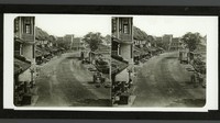 Foto ini menggambarkan suasana jalan di sebuah daerah di Jawa.