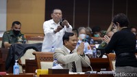 Dalam agenda kesetjenan DPR, rapat itu dibagi pada dua sesi, yaitu sesi pembahasan dan sesi pengambilan keputusan. Rapat akan diakhiri dengan pengambilan keputusan terhadap RUU dan penjelasan, lalu penandatanganan naskah RUU dan penjelasan.