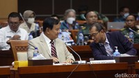 Perjanjian kerja sama tersebut ditandatangani oleh Menteri Pertahanan Republik Indonesia saat itu, yaitu Ryamizard Ryacudu bersama Menteri Pertahanan dan Keamanan Nasional Republik Fiji Hon Ratu Inoke Kubuabola, di Jakarta.