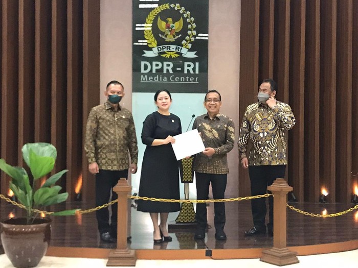 Puan Maharani terima surpres pergantian Panglima TNI